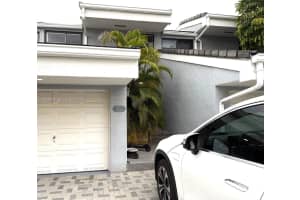 245 Poinciana Dr 505 Sunny Isles Beach, FL 33160 - MLS#A11966237