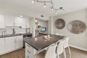 5130 Las Verdes Cir 107 Delray Beach, FL 33484 - MLS#A11966244