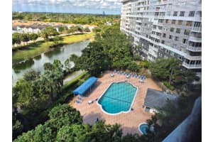 4001 Hillcrest Dr 416 Hollywood, FL 33021 - MLS#A11966278