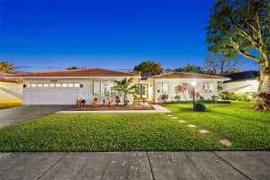 12020 Sw 93rd St, Miami