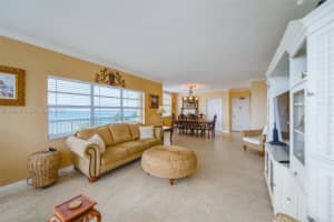 1950 S Ocean Dr 3p Hallandale Beach, FL 33009 - MLS#A11966379