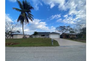 371 Se Fairchild Ave 0 Port Saint Lucie, FL 34984 - MLS#A11966384