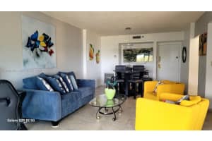 4001 Hillcrest Dr 705, Hollywood