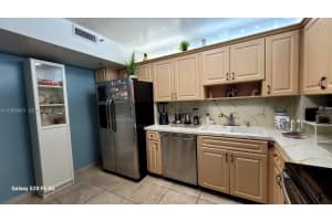 4001 Hillcrest Dr 705 Hollywood, FL 33021 - MLS#A11966401