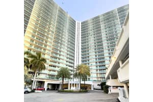 100 Bayview Dr 412, Sunny Isles Beach