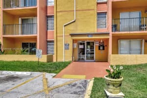 4801 NW 7th St Apt 704-16, Miami, FL 33126, - MLS#A11966462