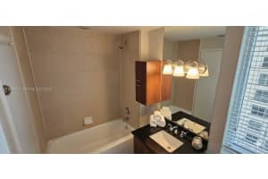 300 S Biscayne Blvd T-1711 Miami, FL 33131 - MLS#A11966463