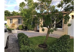 1318 Sw 49th Ter Fort Lauderdale, FL 33317 - MLS#A11966476