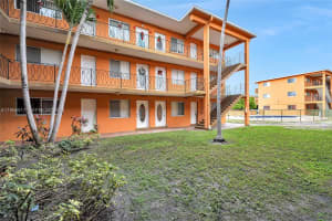 2330 NW 11th St APT 2, Miami, FL 33125, - MLS#A11966517