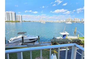 16546 Ne 26th Ave 2b, North Miami Beach