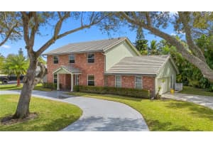 11069 Glenwood Dr Coral Springs, FL 33065 - MLS#A11966545