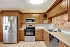 14475 Strathmore Ln 406 Delray Beach, FL 33446 - MLS#A11966552