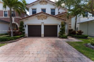 10560 69 TER , Doral, FL 33178 - MLS#A11966563