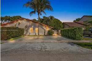 14813 SW 81st St A, Miami, FL 33193, - MLS#A11966585