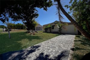 816 Tuscaloosa St West Palm Beach, FL 33405 - MLS#A11966615