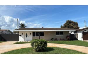 8371 Nw 15th Ct, Pembroke Pines