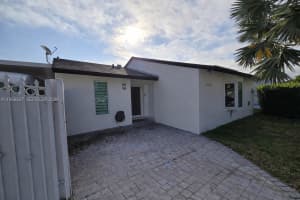 19261 Sw 118th Ct Miami, FL 33177 - MLS#A11966627