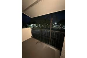 7160 Nw 179th St 309, Hialeah