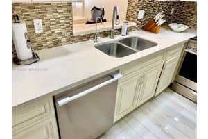 619 Ne 14th Ave 301 Hallandale Beach, FL 33009 - MLS#A11966669