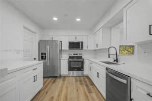 9305 Nw 14th Ave, Miami