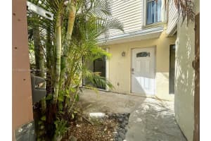 645 Executive Center Dr R101 West Palm Beach, FL 33401 - MLS#A11966833