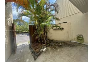 645 Executive Center Dr R101 West Palm Beach, FL 33401 - MLS#A11966833