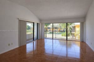 5821 Washington St 32 Hollywood, FL 33023 - MLS#A11966879