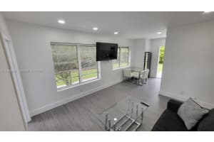 821 Ne 6th St 1 Hallandale Beach, FL 33009 - MLS#A11966881