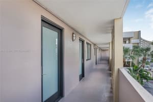 301 Golden Isles Dr , Hallandale Beach, FL 33009 - MLS#A11966924