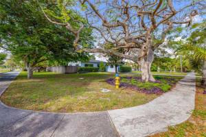 1998 Ne 180th St North Miami Beach, FL 33162 - MLS#A11966953