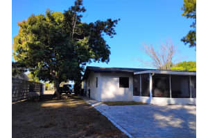 8802 Fordham Fort Myers, FL 33907 - MLS#A11967036