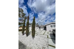 4801 W Park Rd Hollywood, FL 33021 - MLS#A11967039