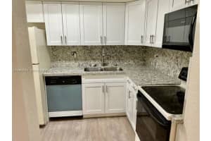 1754 Nw 55th Ave 102, Lauderhill