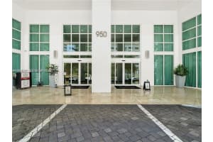 950 Brickell Bay Dr 5209 Miami, FL 33131 - MLS#A11967052