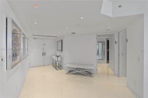 Blue Diamond Tower, 4779 Collins Ave APT 3701, Miami Beach, FL 33140, - MLS#A11967056