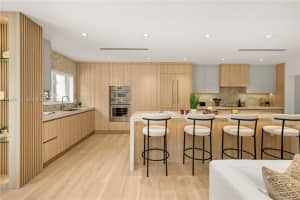 6011 Maynada St Coral Gables, FL 33146 - MLS#A11967115