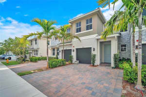 142 Sw 170th Ave Pembroke Pines, FL 33027 - MLS#A11967218