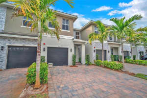 142 Sw 170th Ave Pembroke Pines, FL 33027 - MLS#A11967218