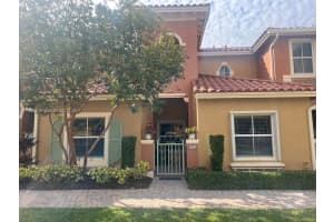 824 Sw 143rd Ter 203 Pembroke Pines, FL 33027 - MLS#A11967258