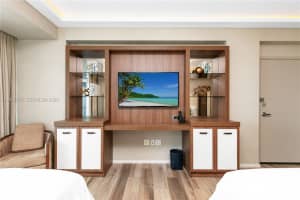 551 N Fort Lauderdale Beach Blvd H804 Fort Lauderdale, FL 33304 - MLS#A11967287