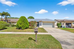 10681 Greenbriar Ct Boca Raton, FL 33498 - MLS#A11967299