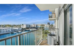 8024 Tatum Waterway Dr 5d Miami Beach, FL 33141 - MLS#A11967370