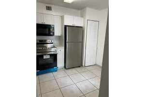 14020 Sw 90th Ter 14020, Miami