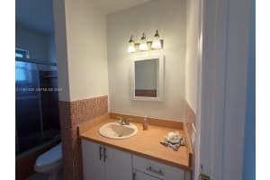 1120 Ne 10th St 5 Hallandale Beach, FL 33009 - MLS#A11967459