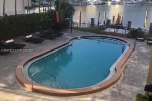 2420 Diana Dr 202 Hallandale Beach, FL 33009 - MLS#A11967513