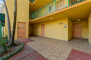 606 W 81st St APT 302, Hialeah, FL 33014, - MLS#A11967544
