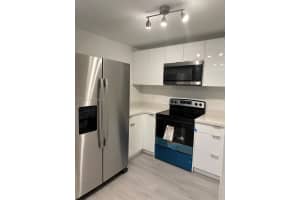 210 11th St , Miami, FL 33130 - MLS#A11967627