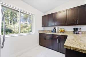 8027 Lake Dr 201 Doral, FL 33166 - MLS#A11967670