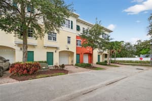 617 Sw 1st Ave Pompano Beach, FL 33060 - MLS#A11967702