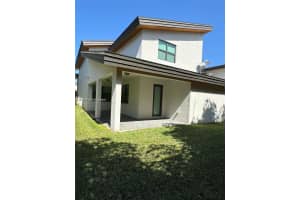 10376 Nw 76th Ter Doral, FL 33178 - MLS#A11967840